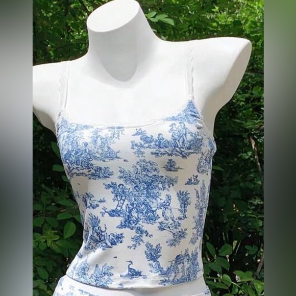Comfortcana Tops - Comfortcana Elegant Blue and White Printed Women's Top